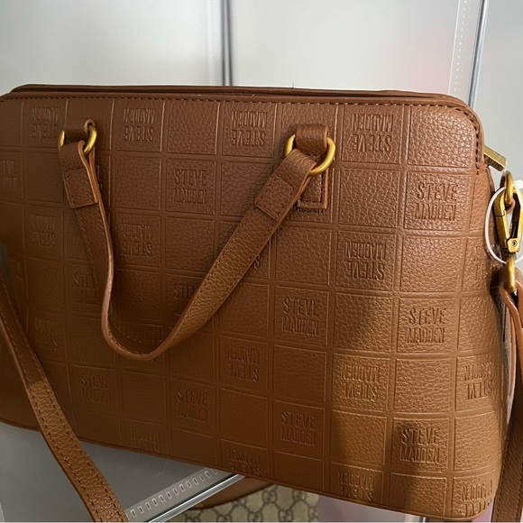 Steven Madden - Picture 4 of 6